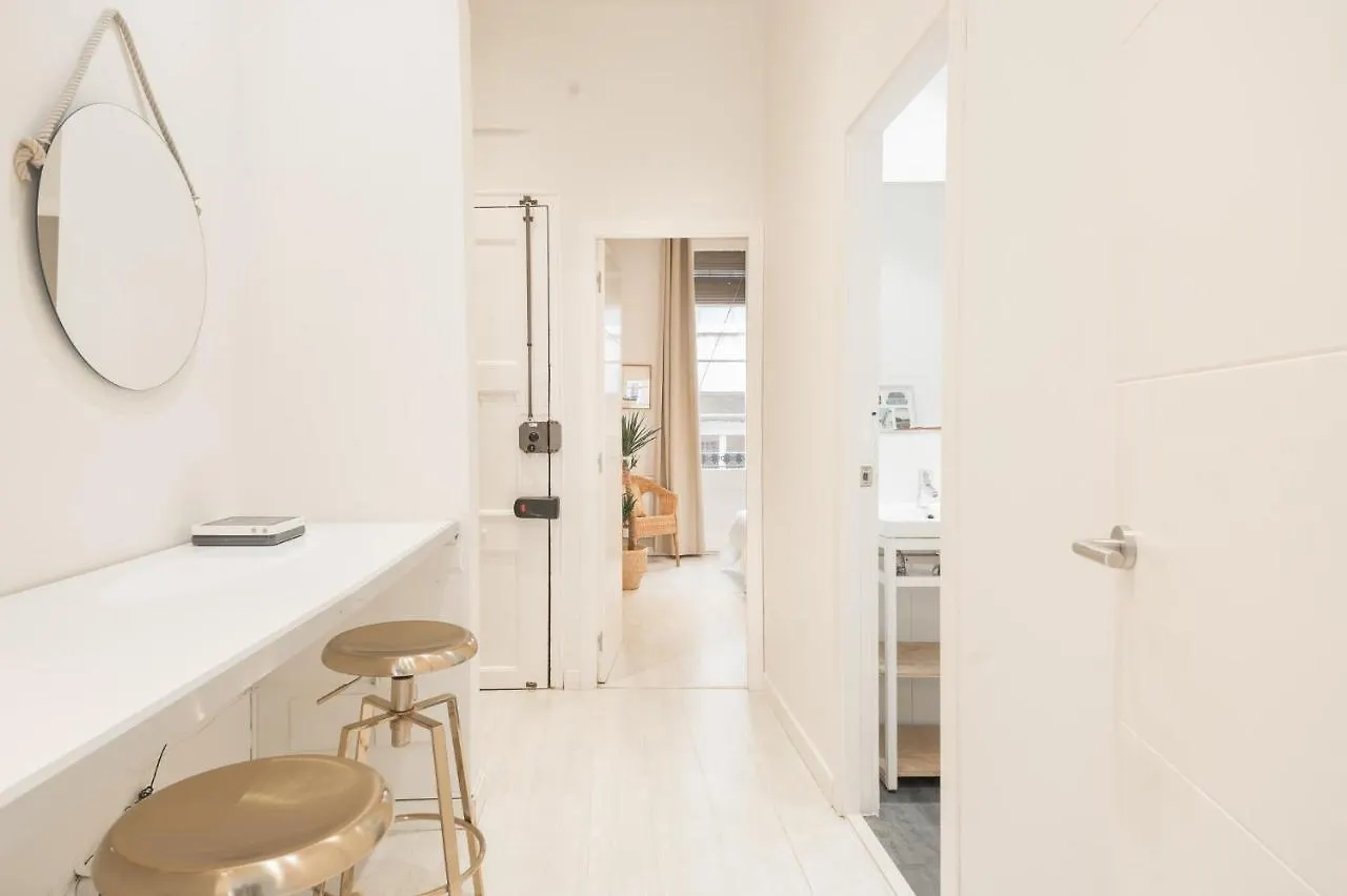 Cozy Apt With Sunny Terrace In The Heart Of Gracia Barcelona Apartment