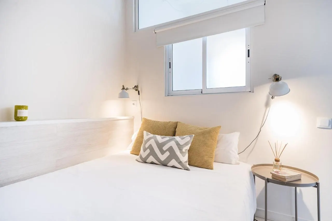 Cozy Apt With Sunny Terrace In The Heart Of Gracia Barcelona Spanje
