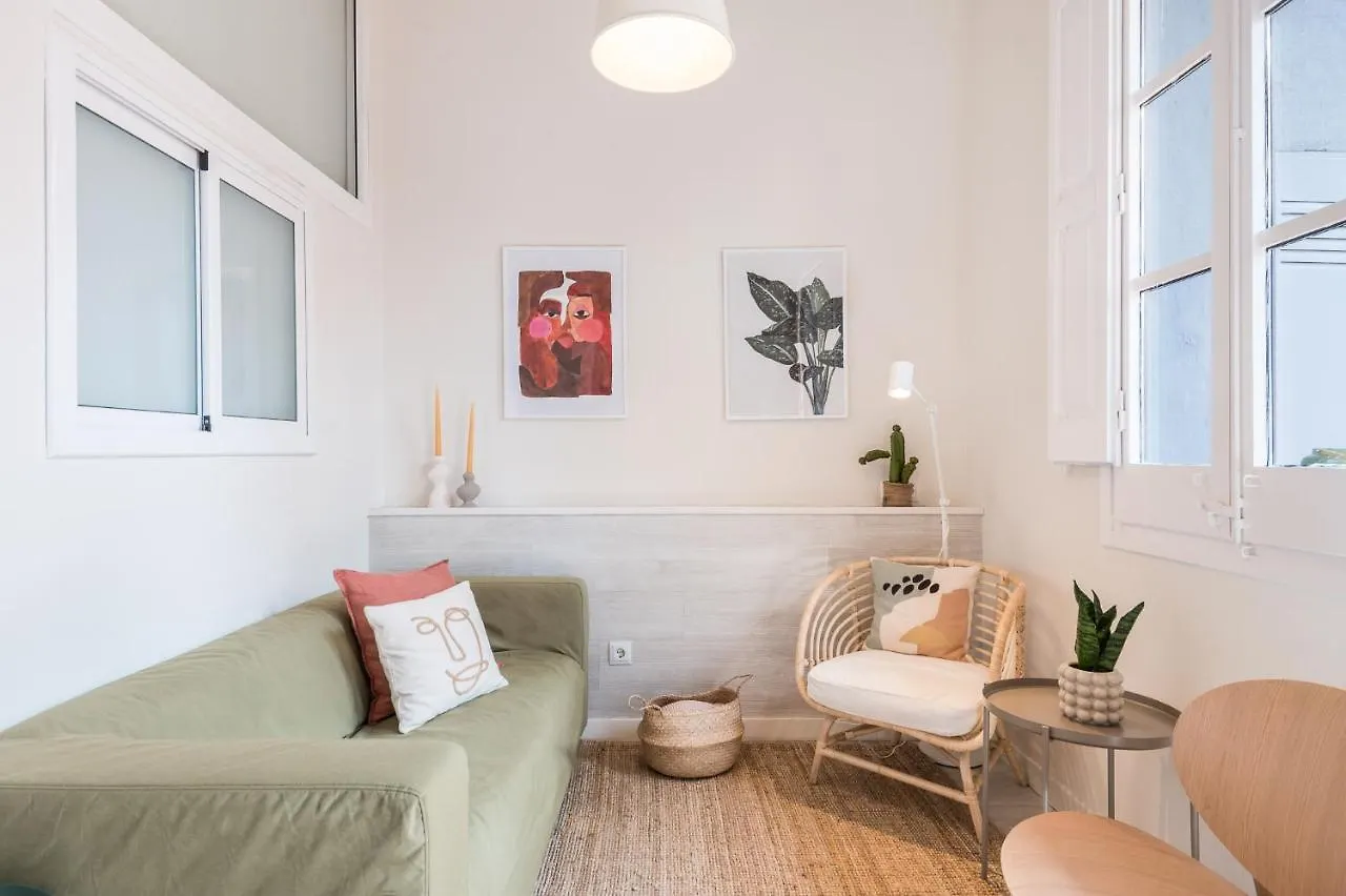 Cozy Apt With Sunny Terrace In The Heart Of Gracia Barcelona