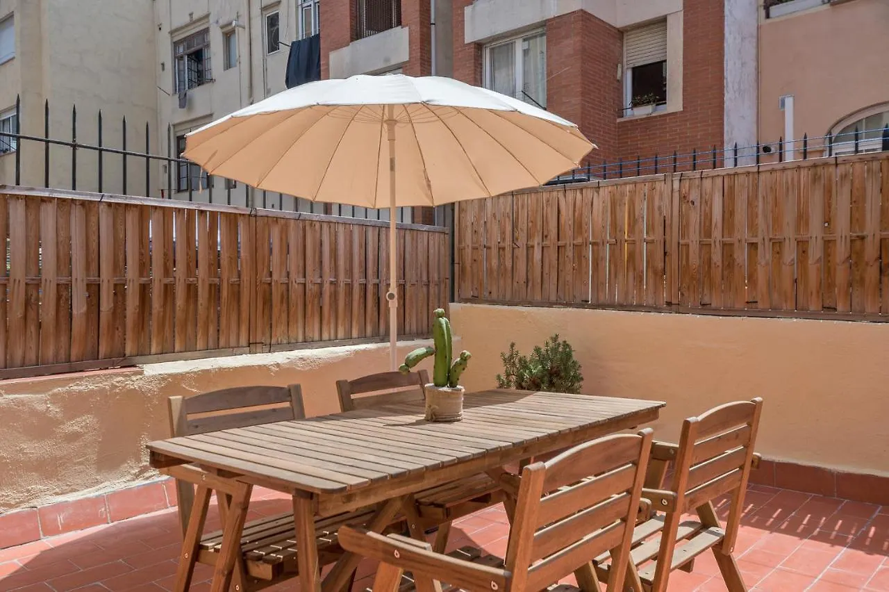 Cozy Apt With Sunny Terrace In The Heart Of Gracia Barcelona Appartement