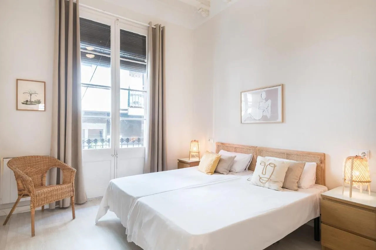 Cozy Apt With Sunny Terrace In The Heart Of Gracia Barcelona